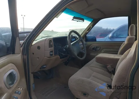 1995 Chevrolet Gmt-400 C2500 z USA, uszkodzony, nr VIN 1GCFC24K2SZ215502